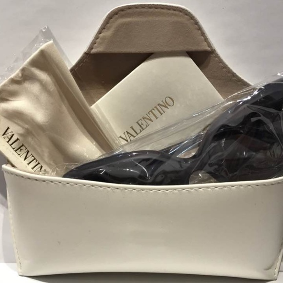 NWT Valentino Oversized Light Grey Sunglasses main image 5